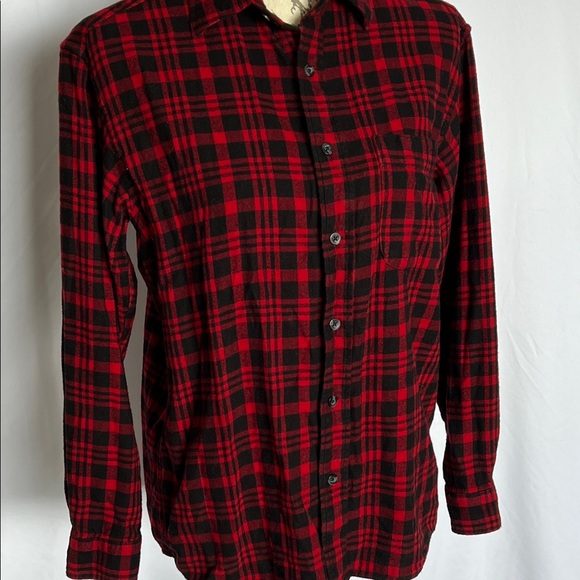 St. John's Bay Tops - Red plaid classic St John’s Bay flannel shirt size small women